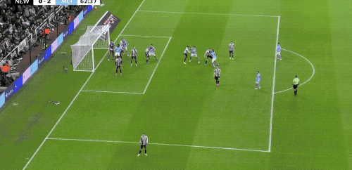 半决赛首回合：曼城2-0卫冕冠军13场不败 塞梅尼奥加盟两场造3球