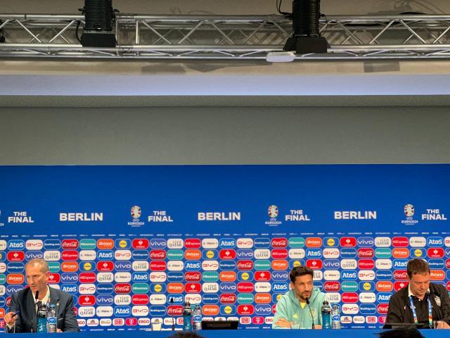 德拉富恩特撑起团结旗帜，纳瓦斯静待最后一舞