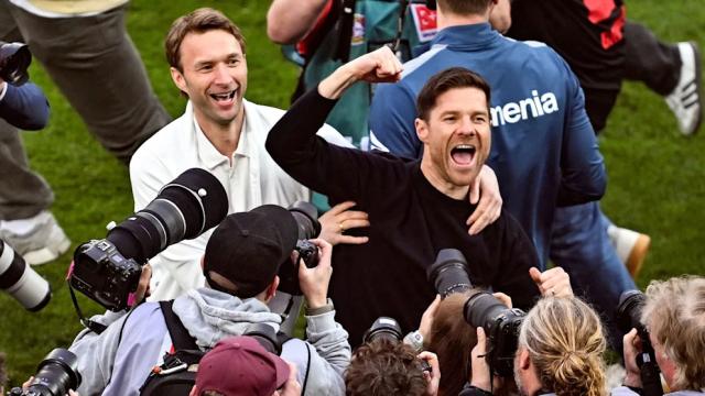 得到并将继续拥有阿隆索，勒沃库森比中头奖还幸运