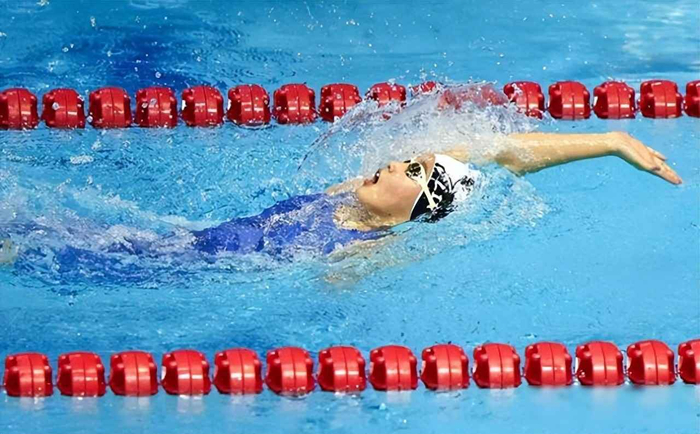 12岁世锦赛获奖，有人怀疑她是不是“太早了”，其实规则已说明|游泳|于子迪|世界游泳联合会|游泳世锦赛|全国冠军_新浪体育_新浪新闻