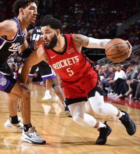 4队模拟交易,火箭队可获28+7+5巨星!豪组休城4巨头,2首发离队